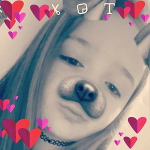 Meet your Posher, Chloe